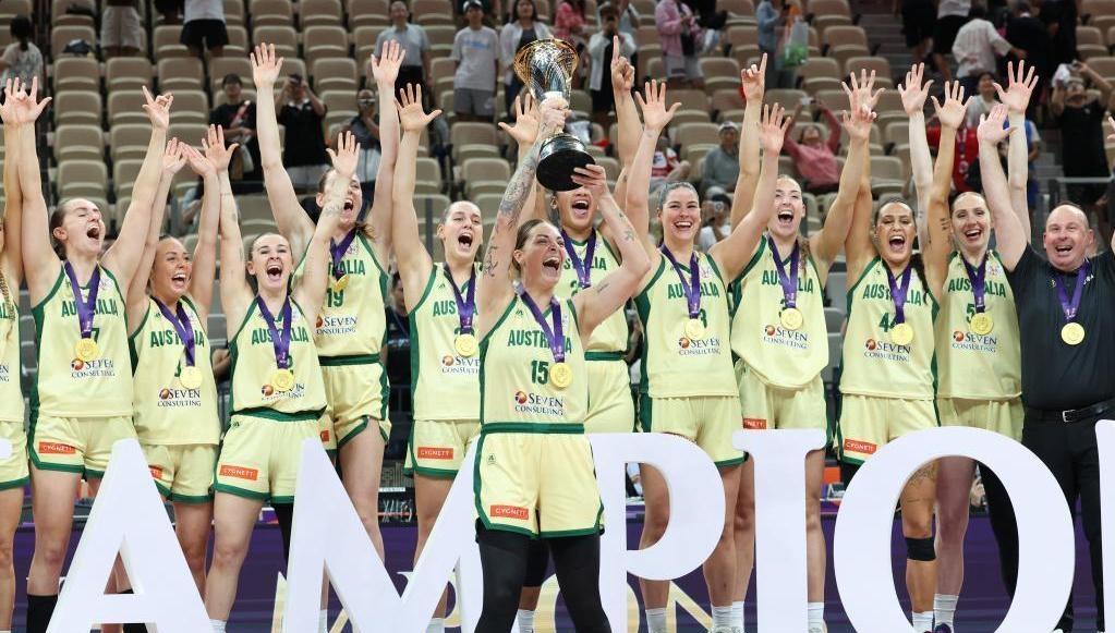 传闻球队将迎来大规模阵容调整，球迷担忧不已(足坛传球大师)