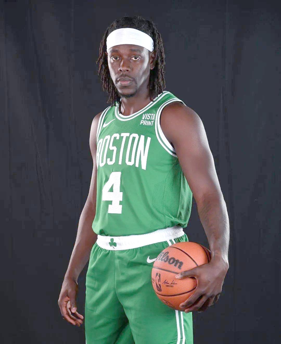 包含凯尔特人队新援在场上砍分，助球队登上胜利宝座的词条